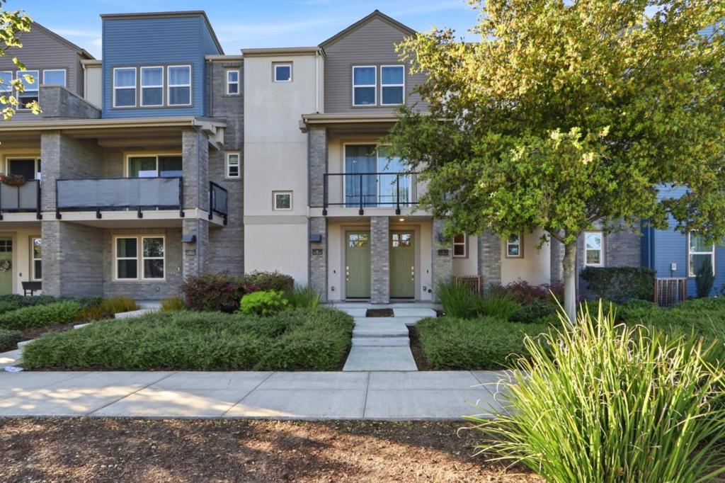 910 E Duane Avenue 5