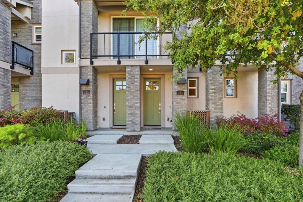 910 E Duane Avenue 5