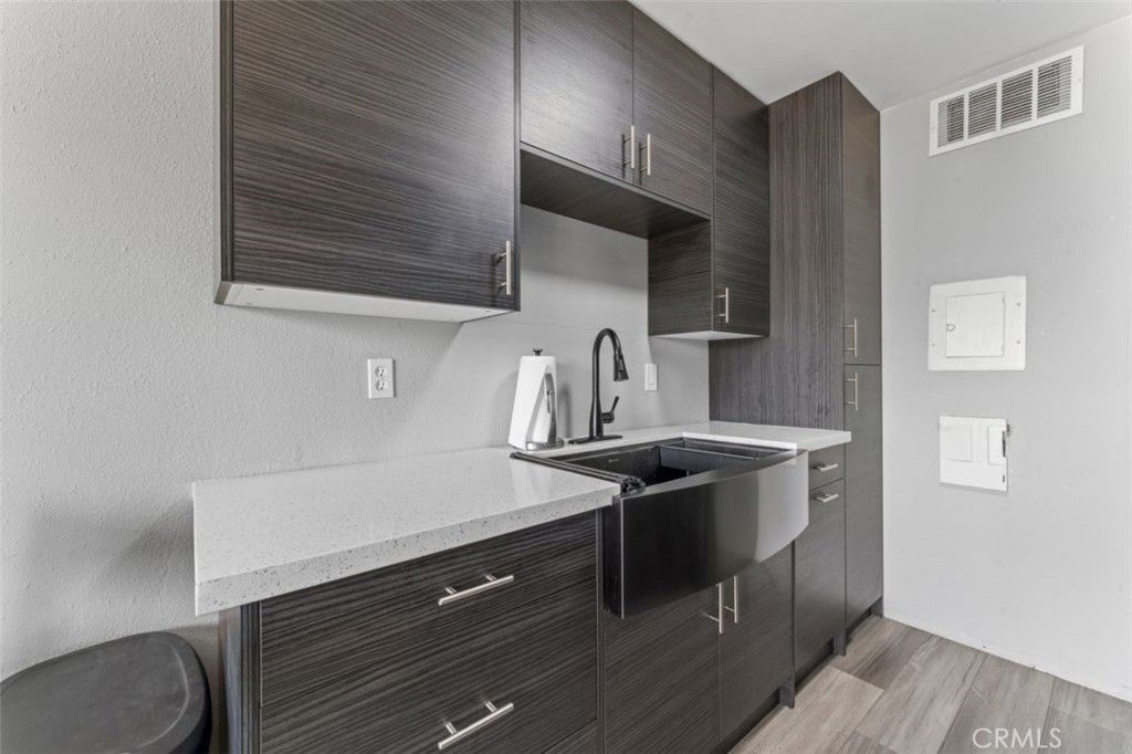 Photo of 4311 Colfax Avenue #222, Studio City, CA 91604 (MLS # SR25274448)