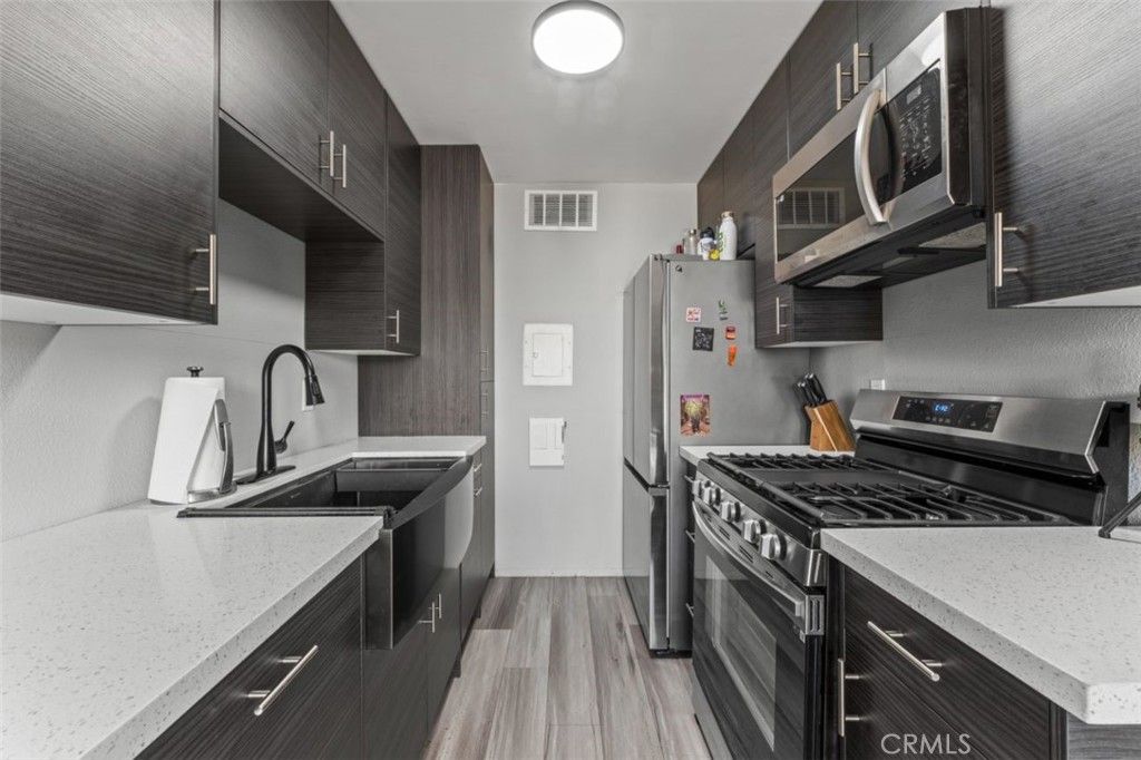 Photo of 4311 Colfax Avenue #222, Studio City, CA 91604 (MLS # SR25274448)