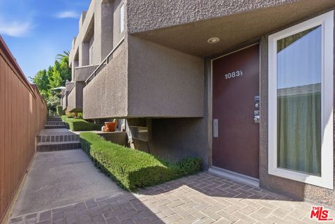 Photo of 1083 W Kensington Road, Los Angeles, CA 90026 (MLS # 26744491)