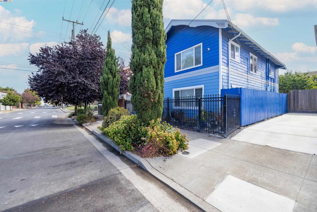 1234 Willow St St, Oakland CA 94607