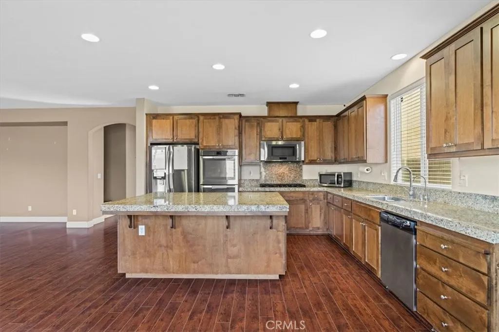 Atwater, California 95301, United States, 6 Bedrooms Bedrooms, ,5 BathroomsBathrooms,Residential,Active,86038