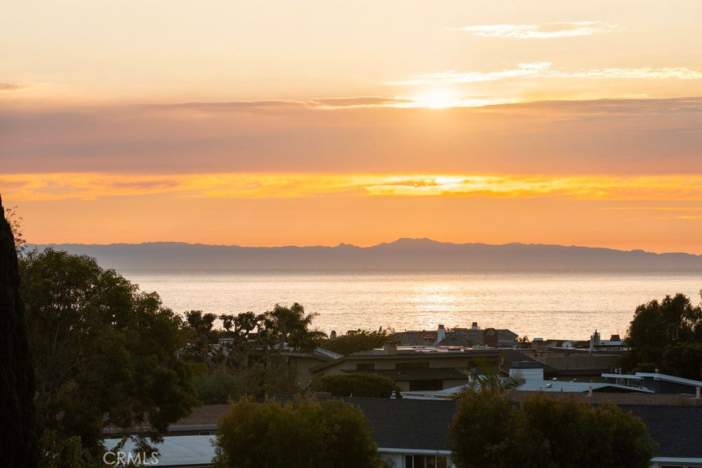 Photo of 511 Seaward Rd, Corona Del Mar, CA 92625 (MLS # NP26029498)