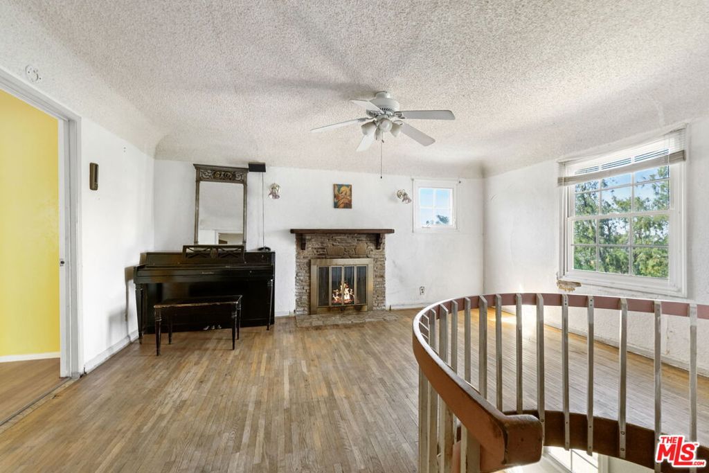 1523 Highgate Avenue