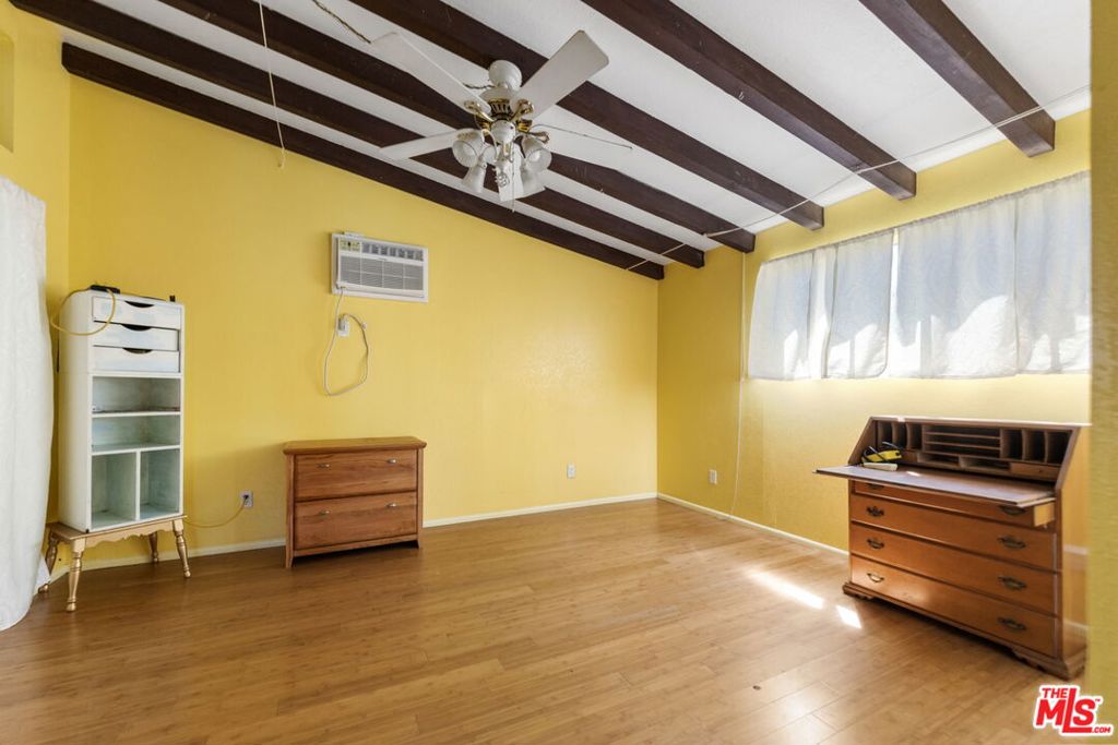 1523 Highgate Avenue