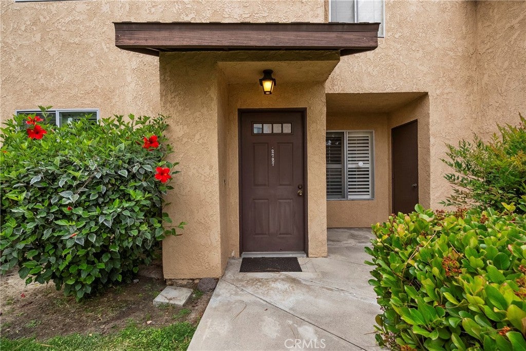 2727 Calle Colima