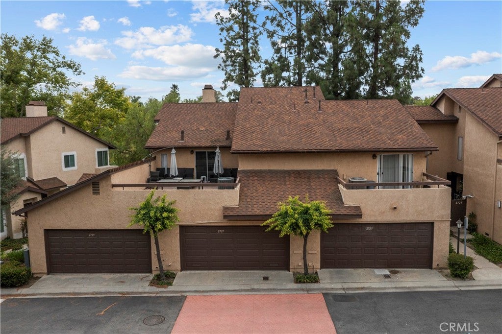 2727 Calle Colima