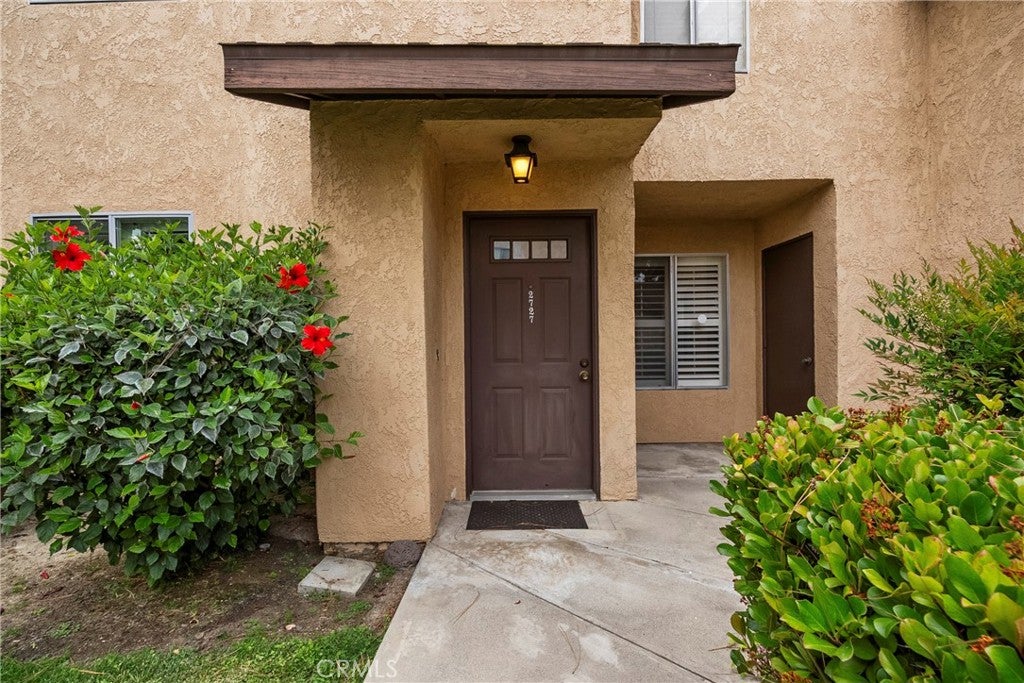2727 Calle Colima