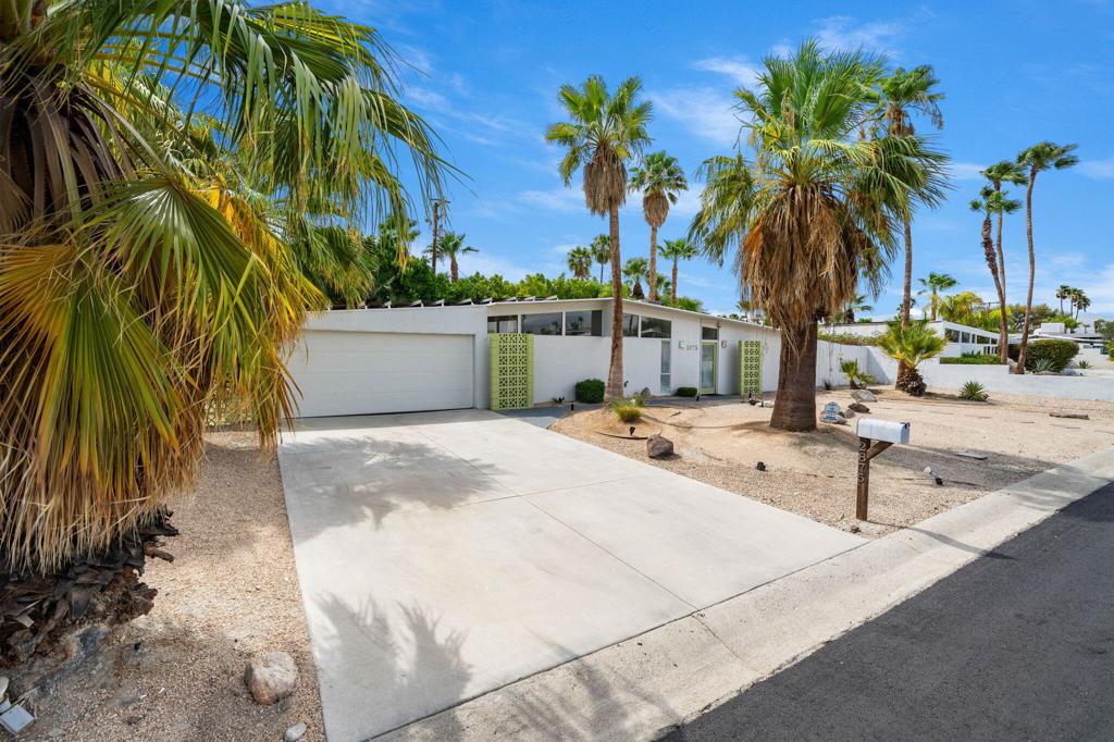 2875 E Wyman Drive