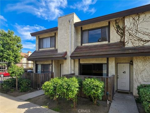 Photo of 9525 Sylmar Ave, Panorama City, CA 91402 (MLS # SR26066800)