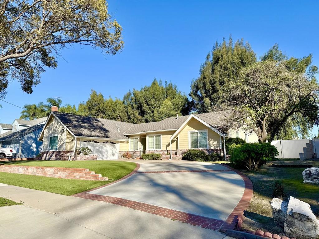 2034 S Flippen Drive