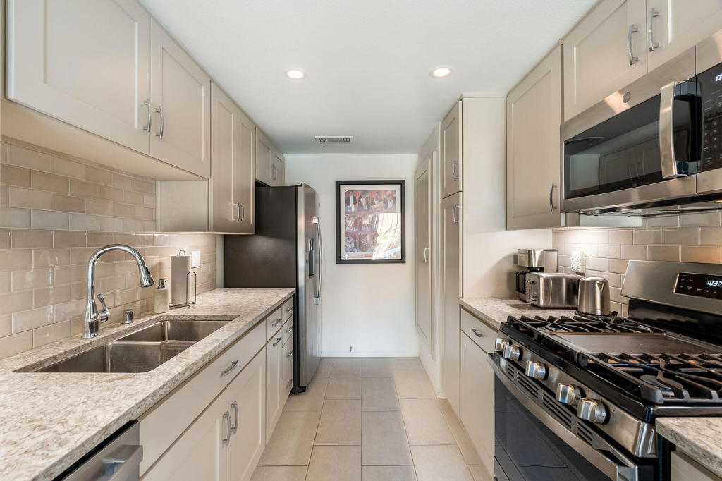 Casa De Oro - Residential