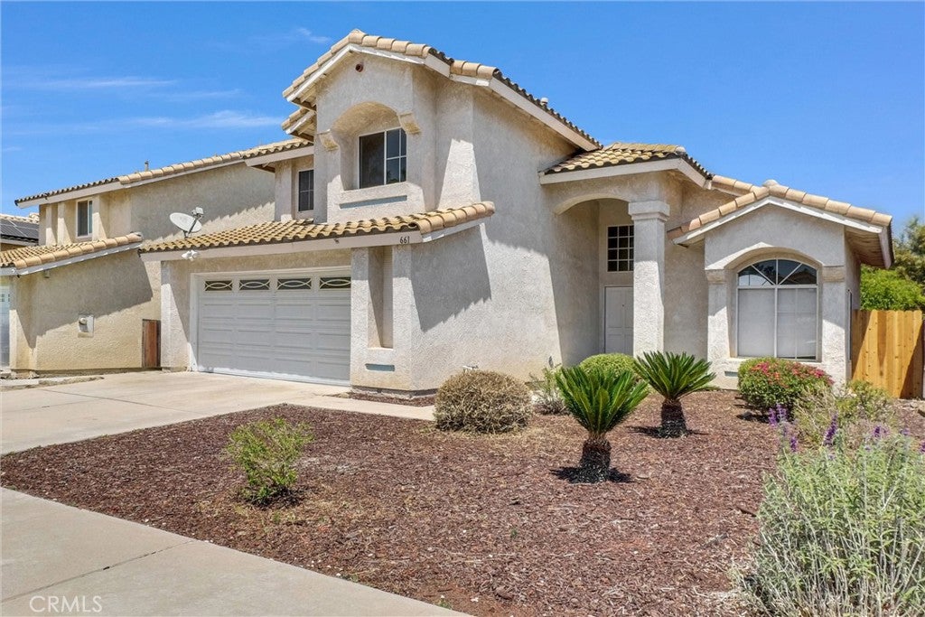Photo of 661 La Cumbre CIR, Corona, CA 92879 (MLS # IG26188803)