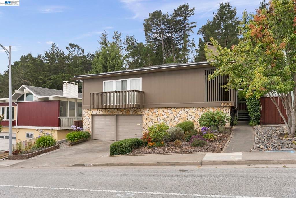 3801 Fleetwood Drive