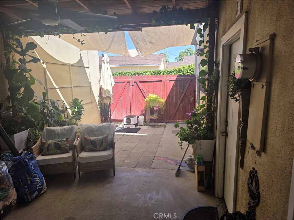 1795 W Glenoaks Avenue