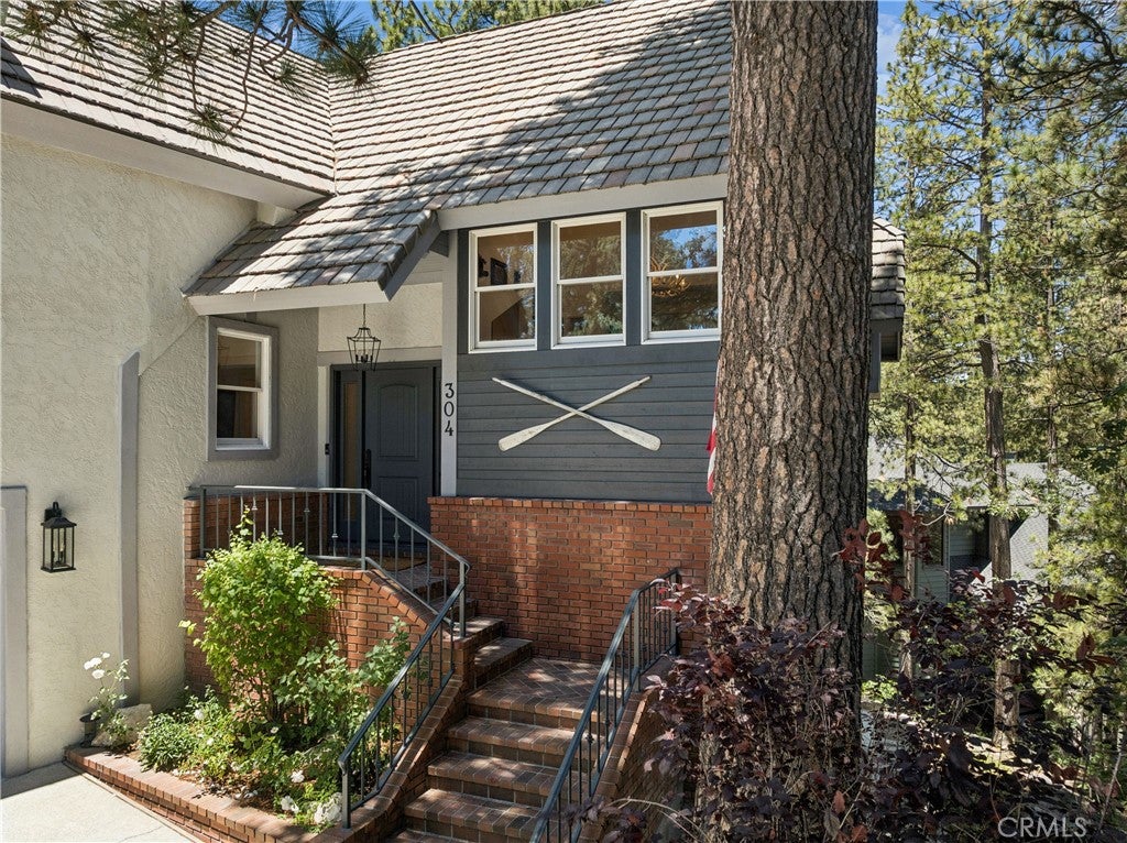 304 Lake Knoll Drive