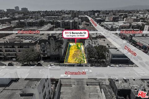 Photo of 311 S Berendo Street, Los Angeles, CA 90020 (MLS # 26840955)