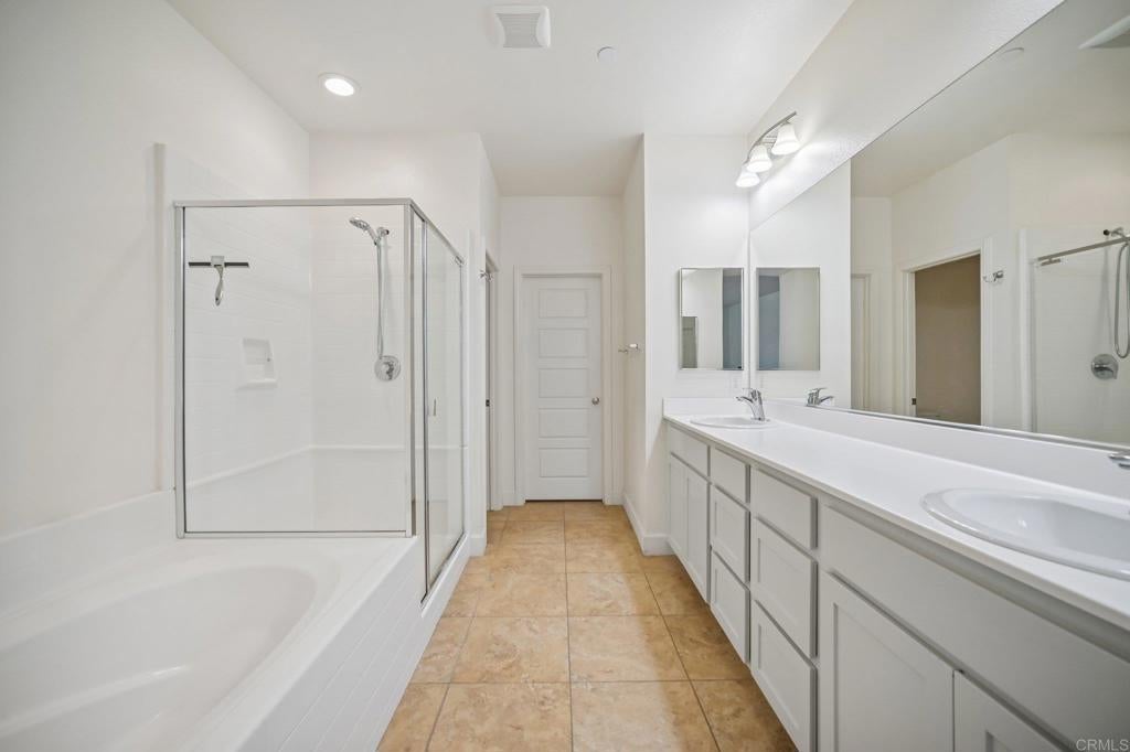 2487 Ascending Oaks Lane 1
