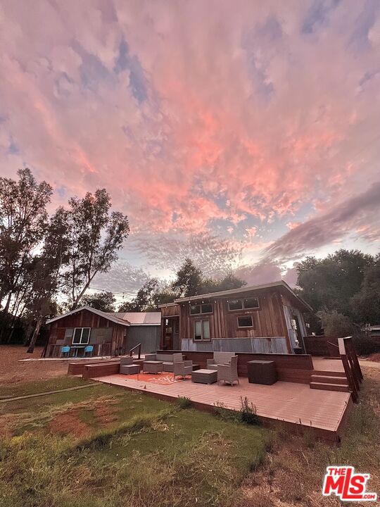 305 S Ventura Street