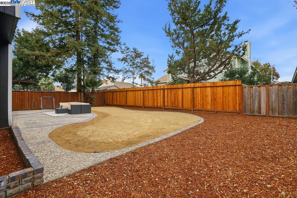 BRENTWOOD - Residential