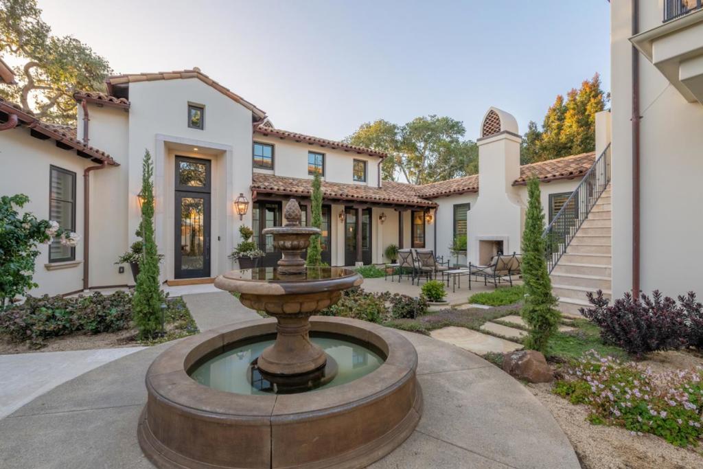 1041 Rodeo Road