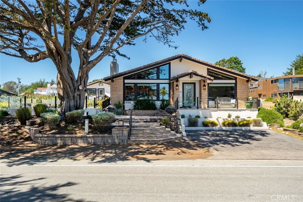 5752 Moonstone Beach