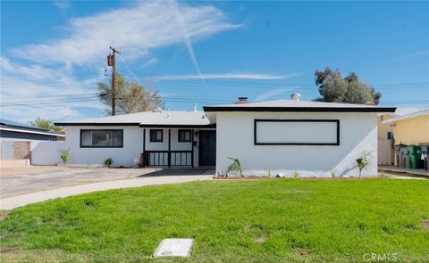 Photo of 43714 Heaton Ave, Lancaster, CA 93534 (MLS # SW25248677)