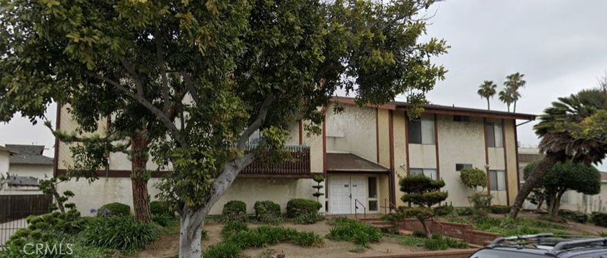 Do not let this opportunity pass you by!!!  Seller very motivated. Please submit your offers!!! Do not miss the opportunity to own a bright, ample, and renovated 2-bedroom, 2-bath condo that's currently on the market. This gated condo community is conveniently located near shopping, schools, public transportation, and hospitals. Dual Pane Windows, updated bathrooms, hardwood floors and HOA amenities (Pool, Hot Tub, Community Room)

This is an excellent opportunity to own a spacious condo at this new lower price, especially with low HOA fees and a quiet complex in Gardena.