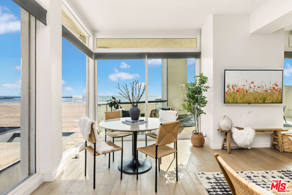 4 Quarterdeck Street 301