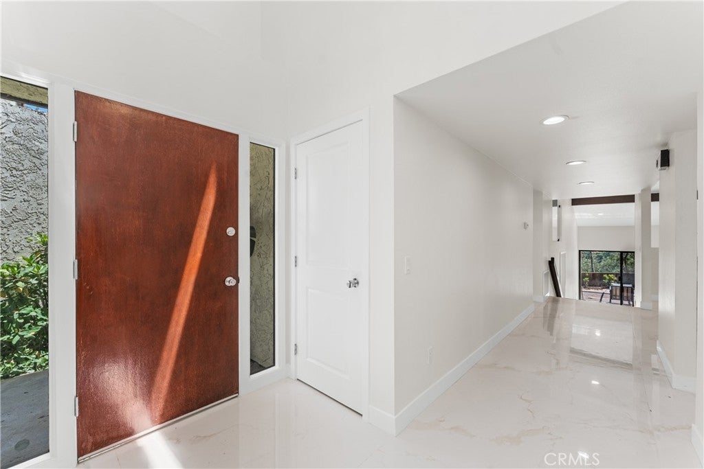 77 Barmore Ct