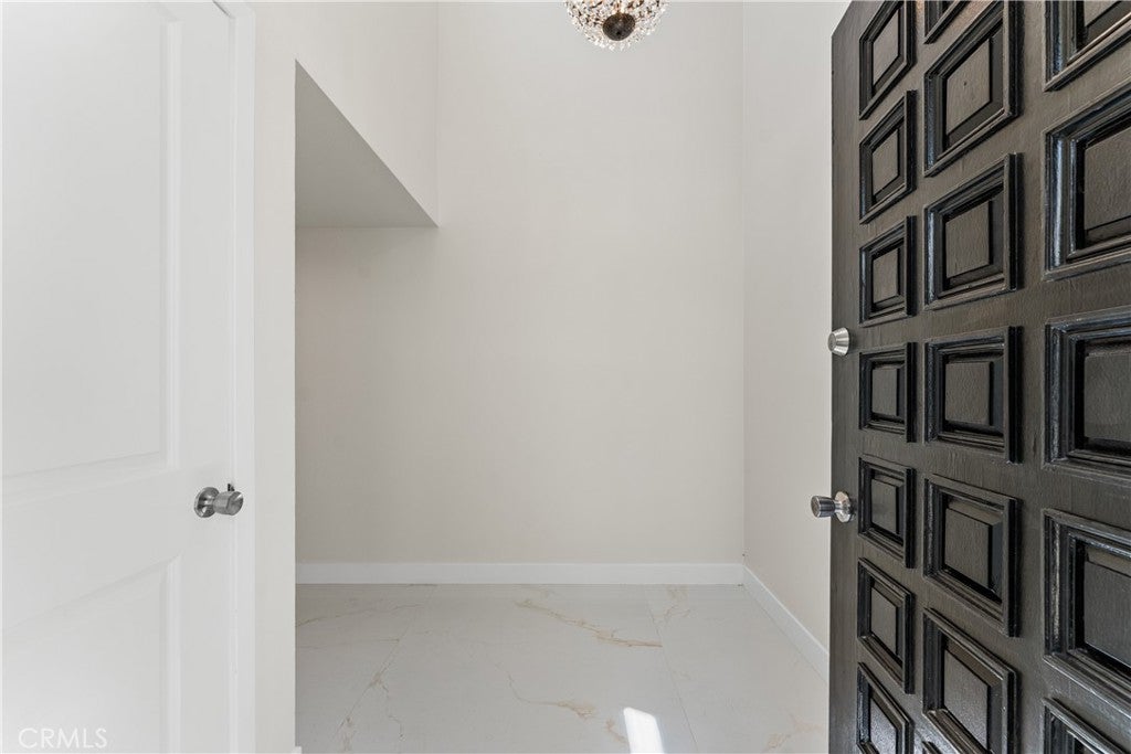 77 Barmore Ct