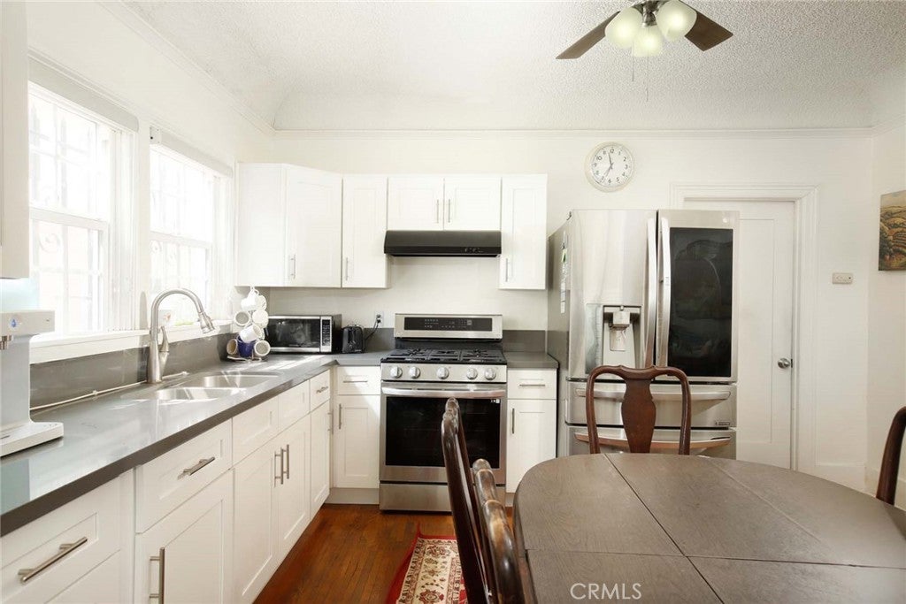 1547 S Wilton
