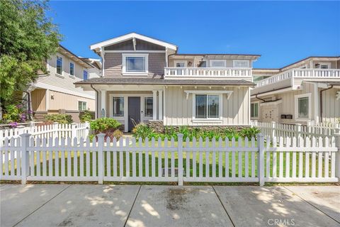 Photo of 806 N. Irena Ave Ave #A, Redondo Beach, CA 90277 (MLS # PV25136504)