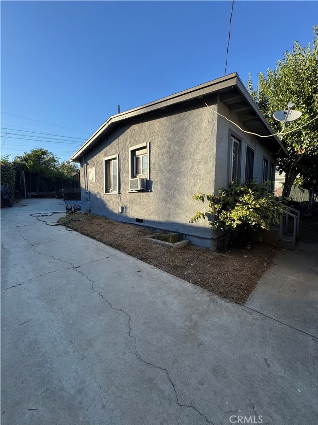 Photo of 529 S Sydney Dr, East Los Angeles, CA 90022 (MLS # SR25267844)