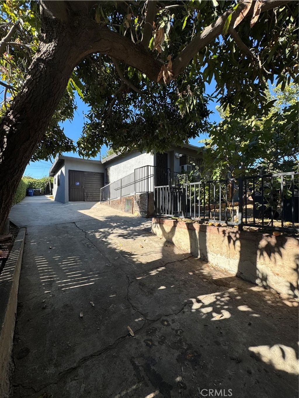 Photo of 529 S Sydney Dr, East Los Angeles, CA 90022 (MLS # SR25267844)