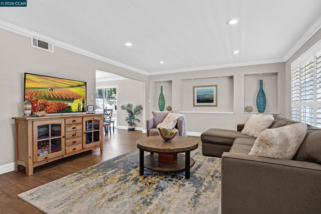 11698 Serra Ct