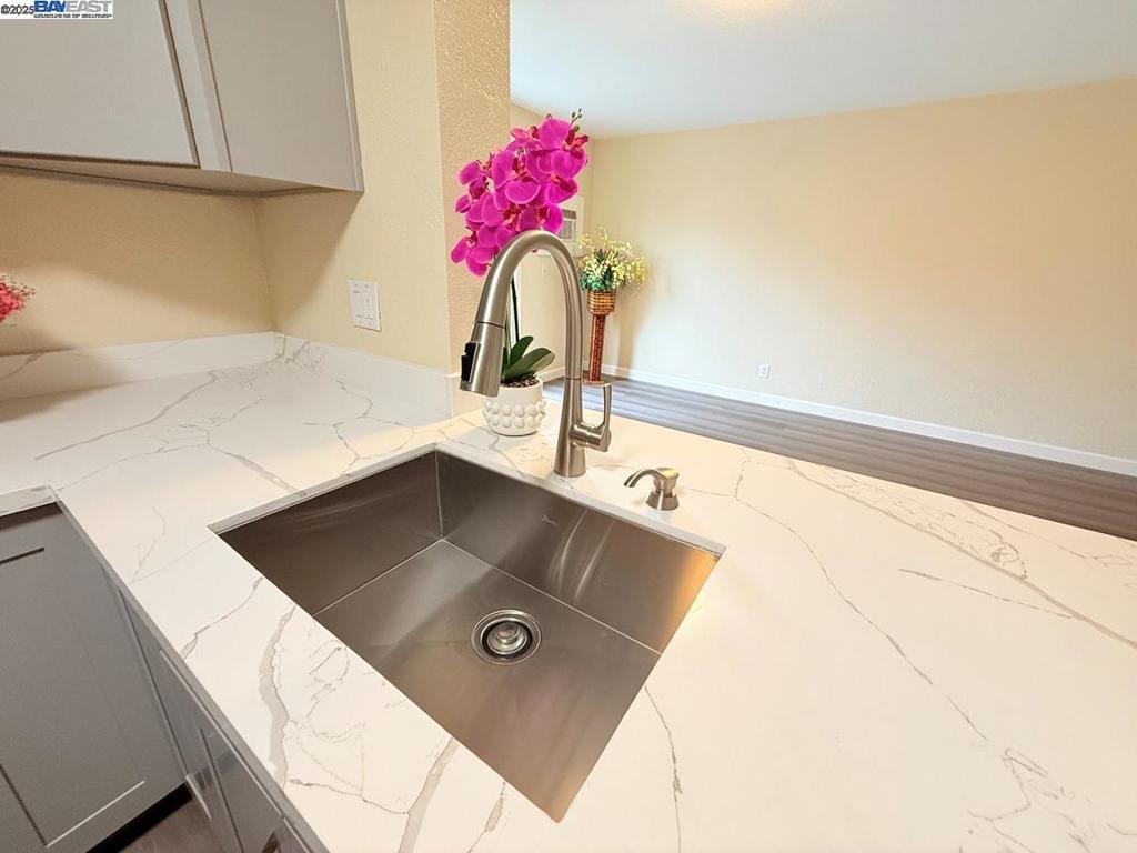 PARKWAY - Residential