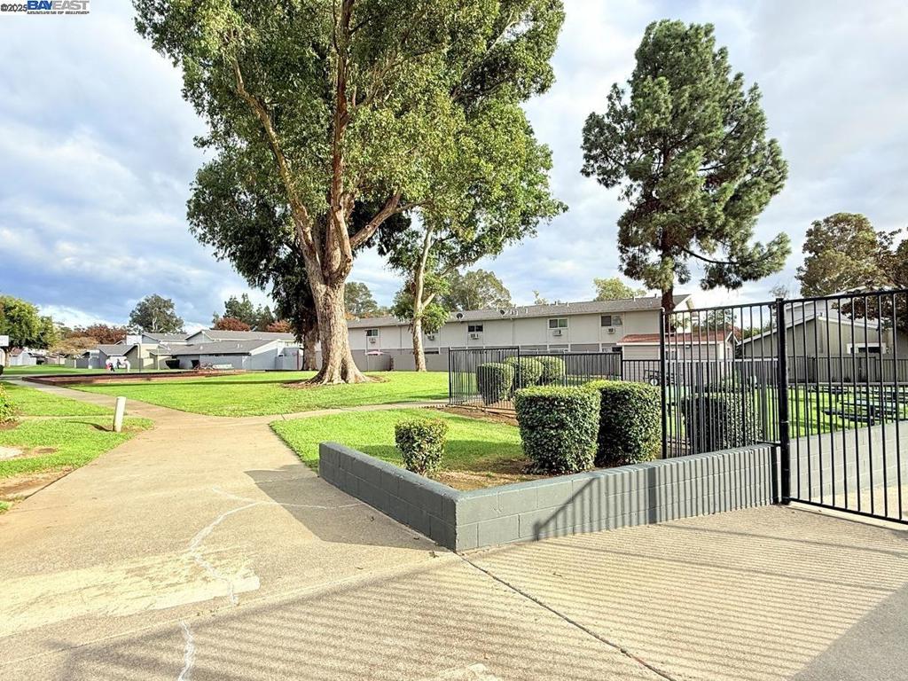 PARKWAY - Residential