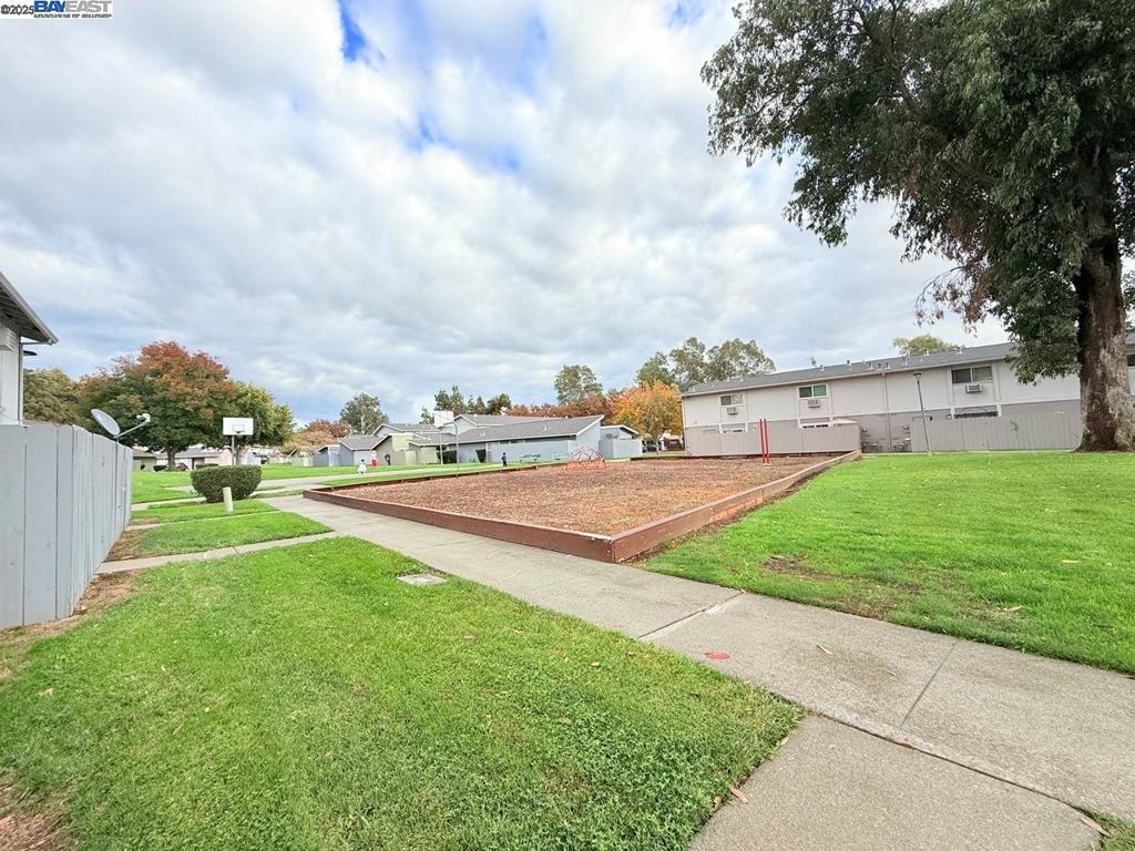 PARKWAY - Residential