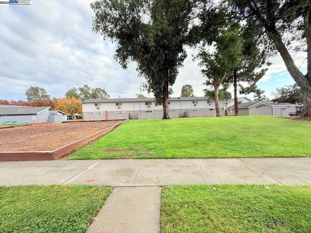 PARKWAY - Residential