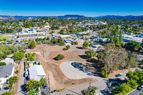 502 E Elder Street Fallbrook CA 92028
