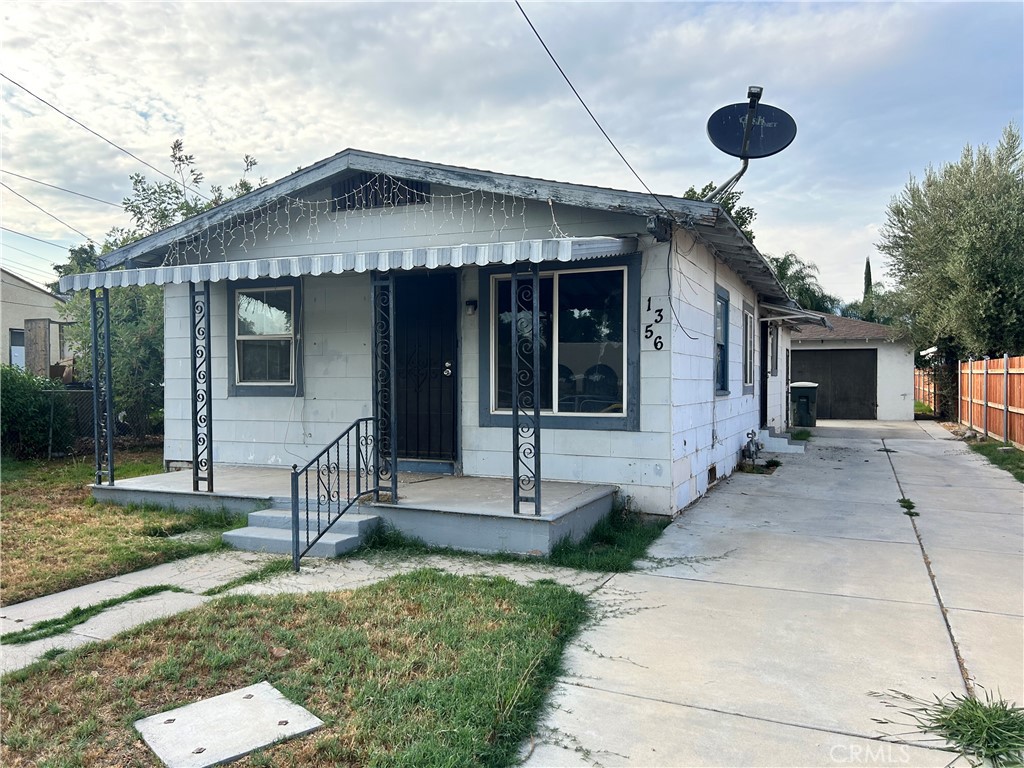 Charming 2-bedroom, 1-bath home in San Bernardino, being sold as-is. This property offers great potential with a detached garage, perfect for a future ADU conversion (buyer to verify). The home sits on a good-sized lot, providing space for parking, outdoor living, or expansion opportunities. Whether you’re a first-time buyer looking to build equity or an investor searching for a promising project, this property is full of possibilities. Conveniently located near schools, shopping, and freeway access.
