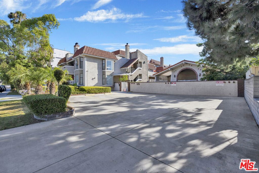 1211 Dorothy Drive 211