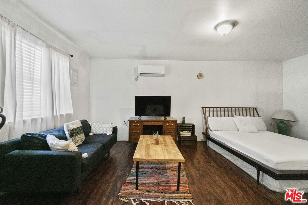 1414 W 54th Street