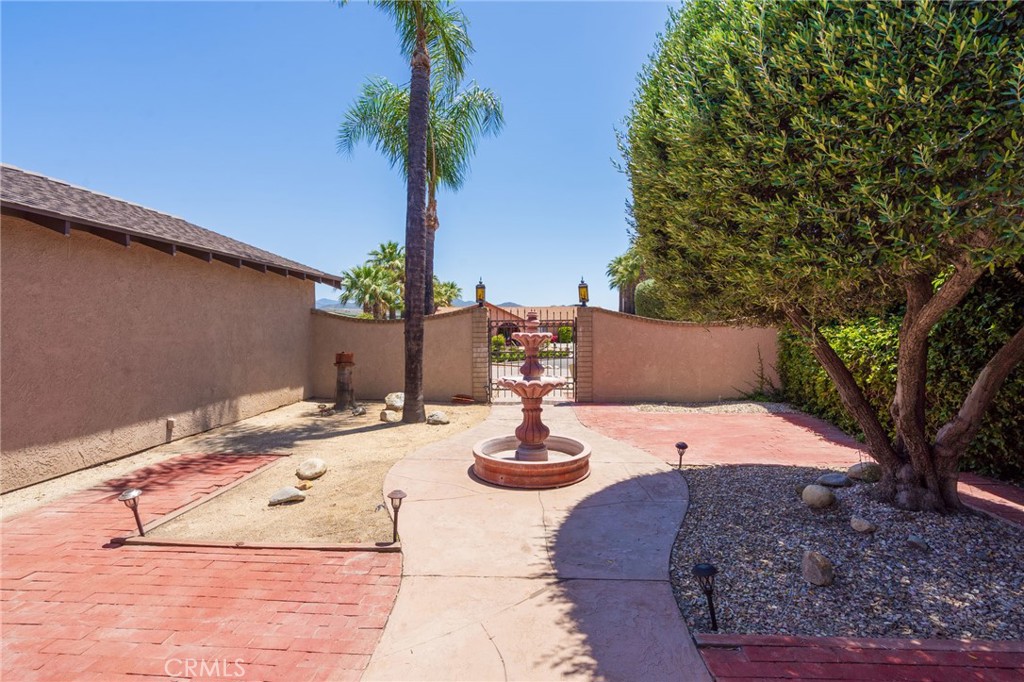 44940 Viejo Drive