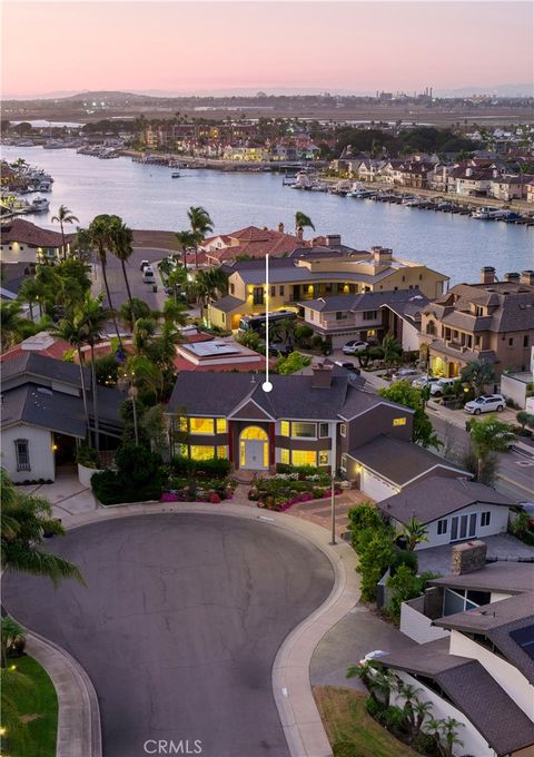 Photo of 16502 Mariana Circle, Huntington Beach, CA 92649 (MLS # OC25224394)