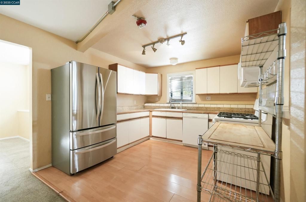 listing image 130729105215429805219