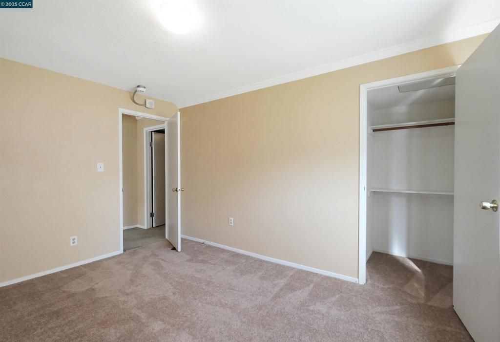 listing image 130728558495432850663
