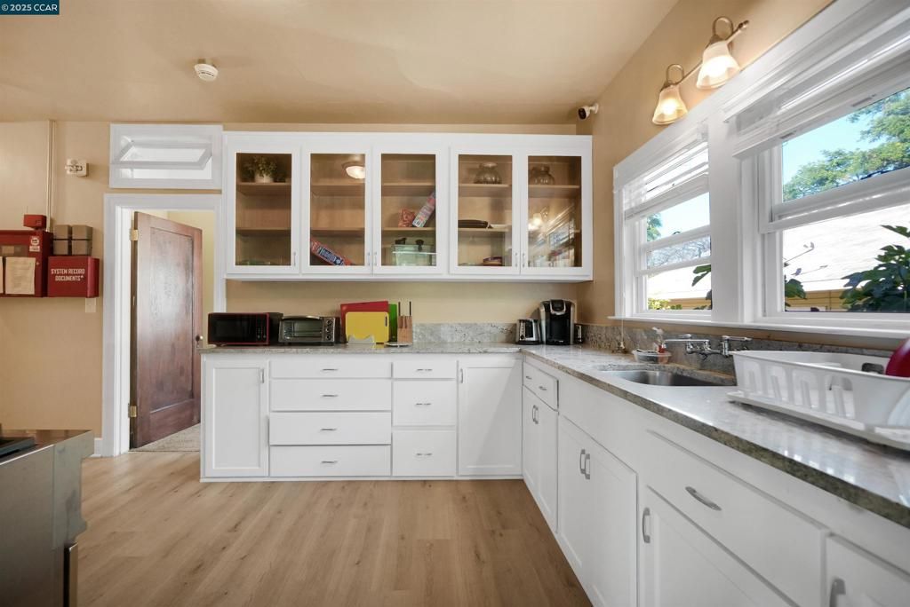 listing image 130728101984112617555